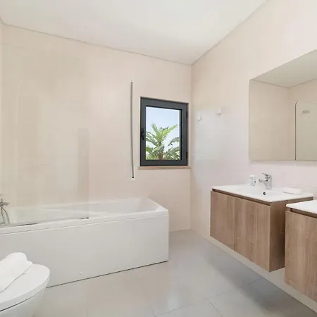Casa Jasmim - By Sch Villa