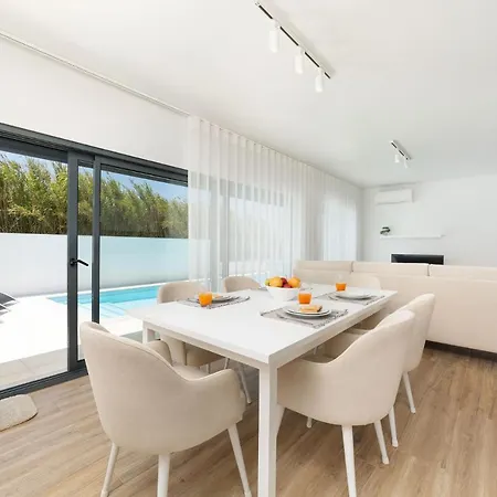 Casa Jasmim - By Sch Villa